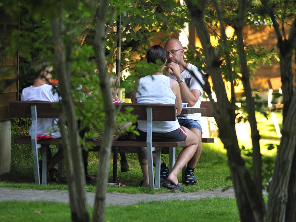 Rodvig Ferieby Hotel Bagian luar foto